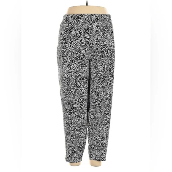 Torrid Black & White Printed Straight Leg Pants – 4X – NWT - Picture 4 of 4